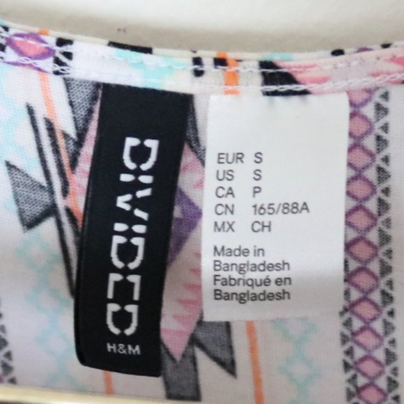 H&M Short Tribal, Aztec Shirt - Picture 6 of 7